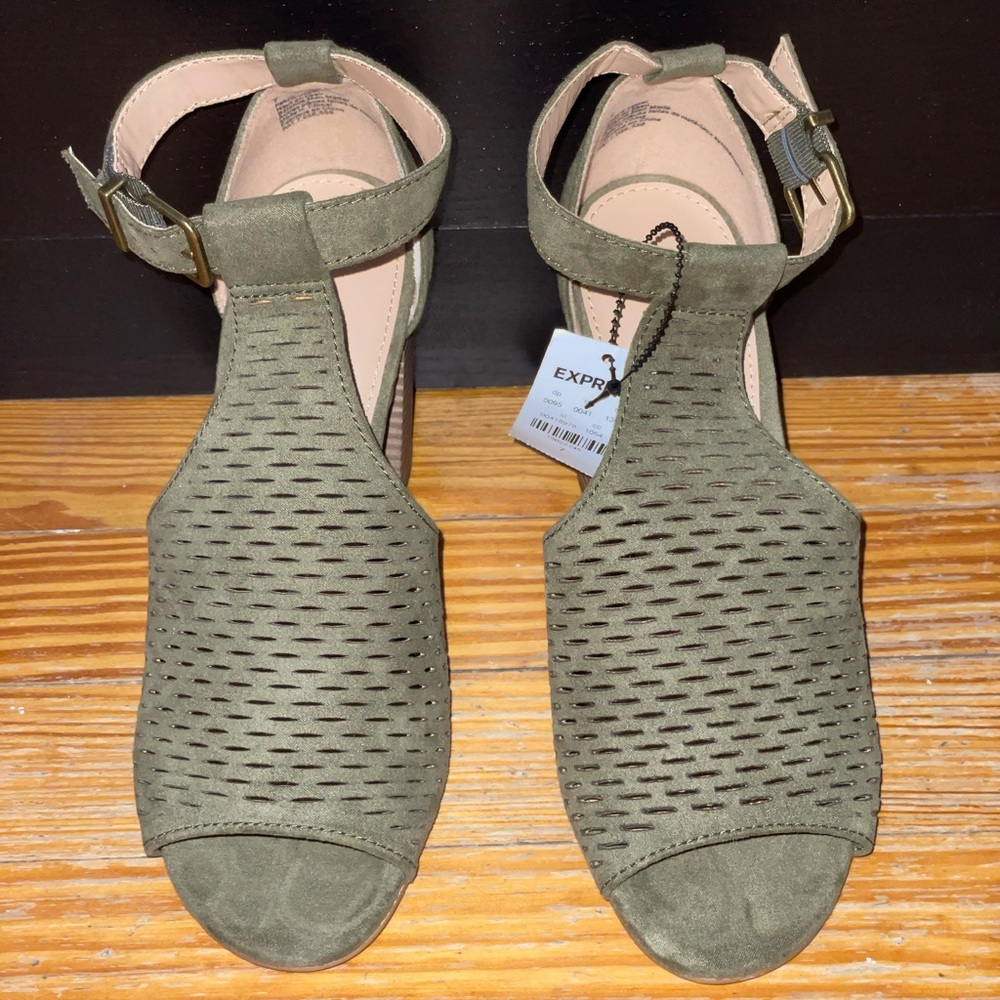 Express heels - Picture 2 of 3